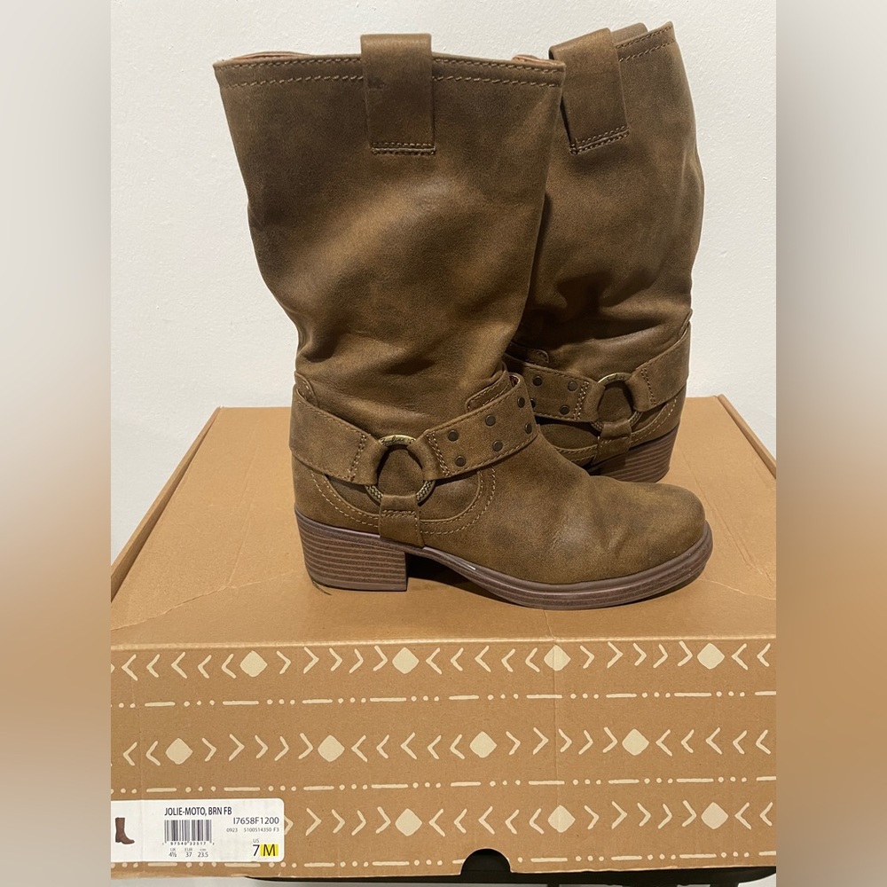 Used in great condition 👢 boots